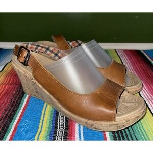 Crocs‎ A-Leigh Sandals Women 9 Brown Leather Slingback Open Toe Buckle Wedges